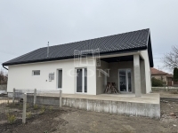 Baracska Családi ház