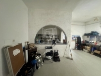 Pécs Üzlethelyiség