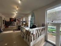 Pécs Üzlethelyiség