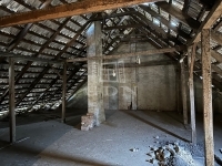 Vác Lakás (téglaépítésű)